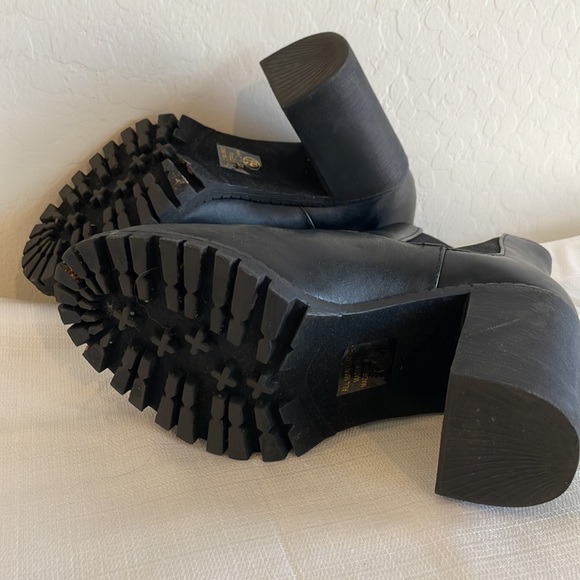 SODA CHELSEA BLACK HEELED BOOTS SIZE 6.5 - Picture 4 of 6